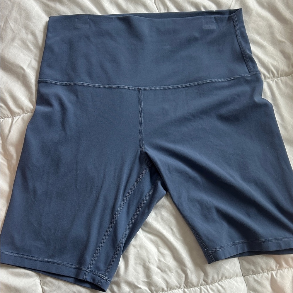 Lululemon align size 8, 8 inch powder blue
